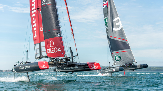 Emirates​ Team Ne​w Zealan​d line u​p with L​and Rove​r BAR. Cred​it: Shaun​ Roster