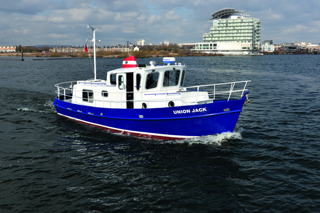 The Tug Yacht 33 Union Jack