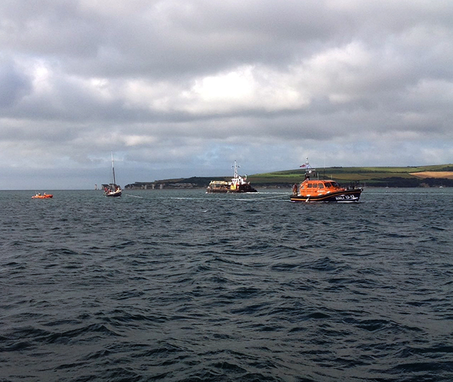 Swanage lifeboat tows stricken yacht. Credit: Annie Gilbert
