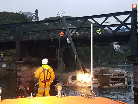 Crew assess the scene. Credit: RNLI/Jamie Tyrrell