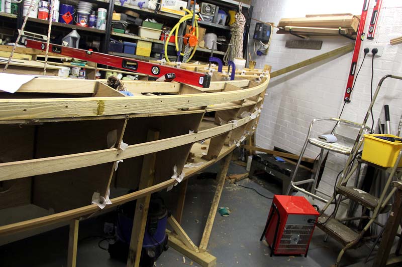 8. Fitting intermediate and lower stringers Practical Boat Owner