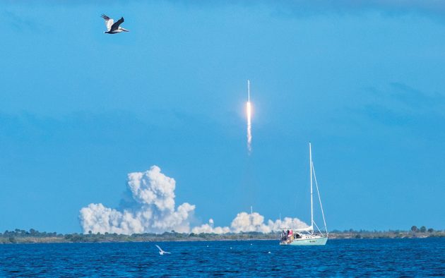 boat-breakdown-cape-canaveral-space-x-launch-credit-Danita-Delimont-Alamy