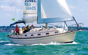 Island-packet-350-bow