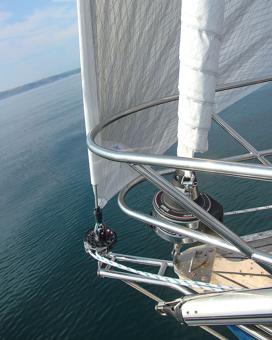 9 expert sailing techniques to help you sail better, faster and safer