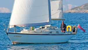 expert-sailing-techniques-PBO278.sail_better_holmes.a_potential_lead_also_ammos_pix_img_3043_copy_2