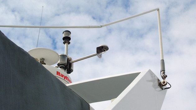 A broken antenna on a boat