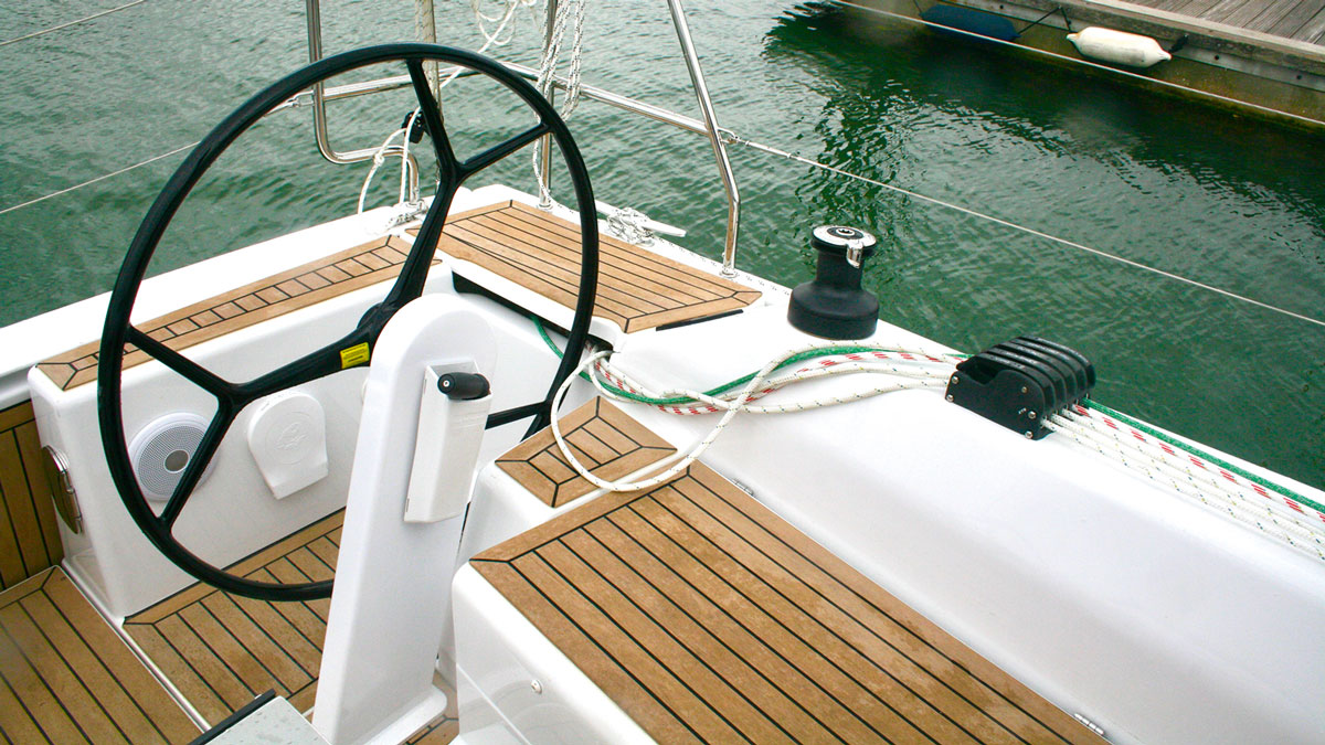 Hanse 348 Ruder Hanse 348: the spacious performance cruiser - Practical Boat Owner
