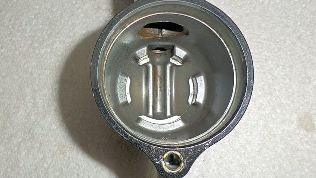 Gear case housing from an outboard motor gearbox