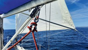 A DIY boom brake rigged on a boat