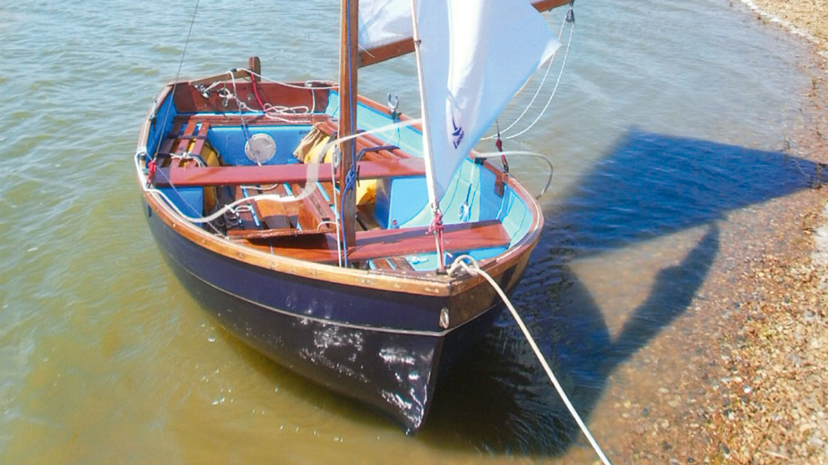 A seaworthy and cheap dinghy - a Foreland