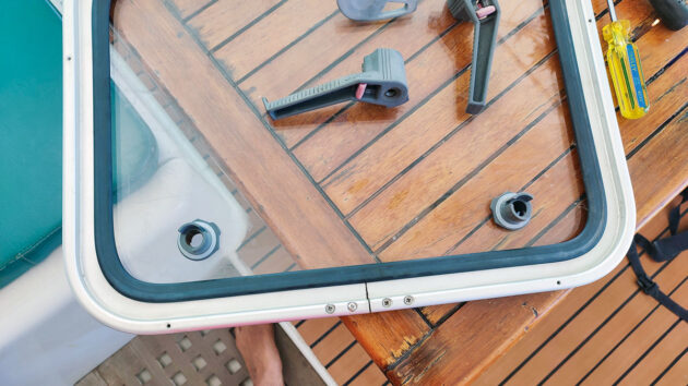 Rubber seal on a boat hatch