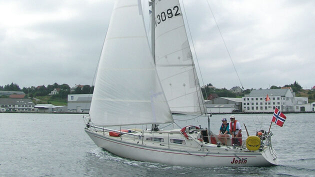 An Albin Ballad yacht sailing