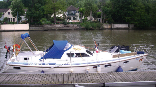 A yacht on the Franch canal system