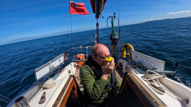 Solo sailor Ian Wyllie aboard his Vancouver 27 Trilleen
