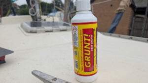 Grunt! boat cleaner on a boat