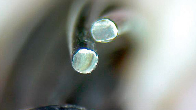 Wire ends of a failed shroud