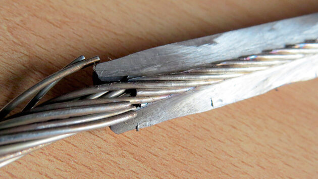 Metal fatigue on a shroud for a boat