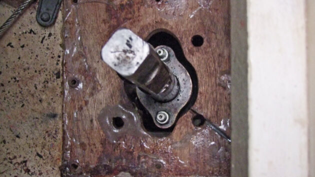 Top of a stuffing gland on a boat steering system