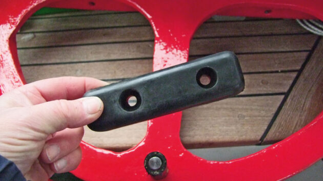 A rubber buffer for a rudder