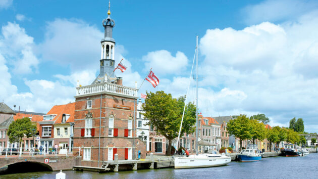 A yacht on the Dutch inland waterways