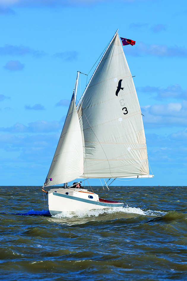 A Kite surfing downwind