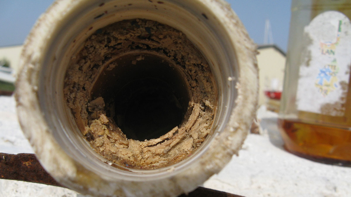 Solutions to descale pipes on your boat