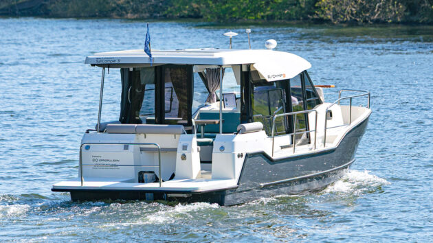 Suncamper 31 on a river