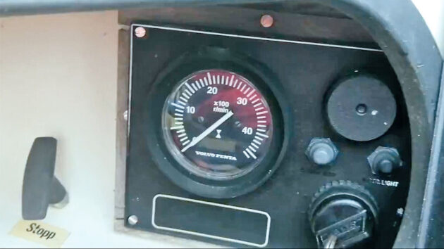 Rev counter for a boat engine