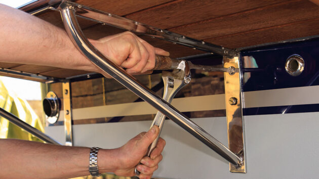 A an fitting a boat swimming platform