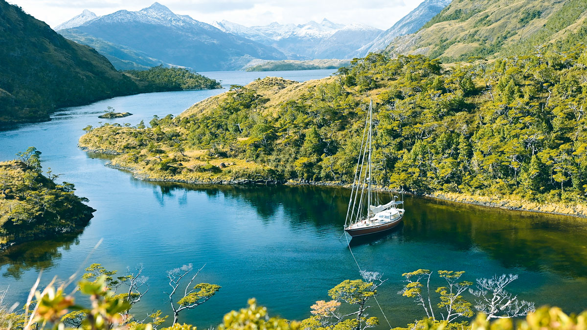 Glaciers, williwaw gusts & dodging drifting ice: Cruising the Beagle Channel with a French legend