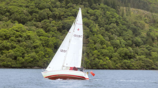 A Albin Cumulus 85 yacht sailing