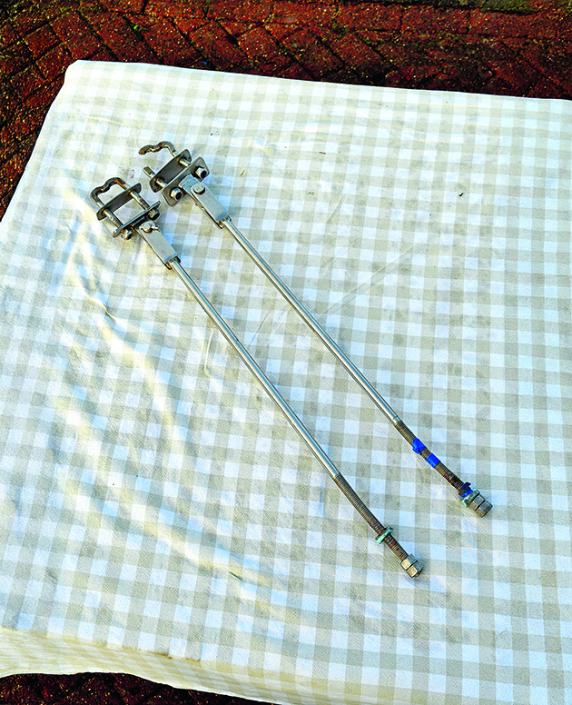 Chainplates and rod for a boat rig
