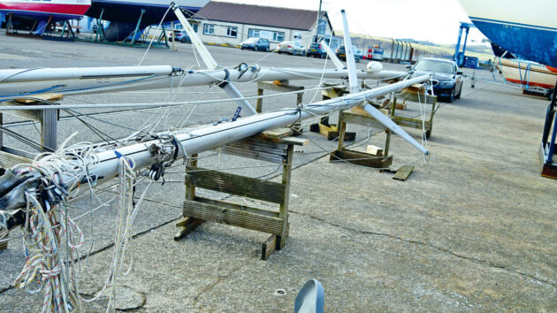 A mast on blocks