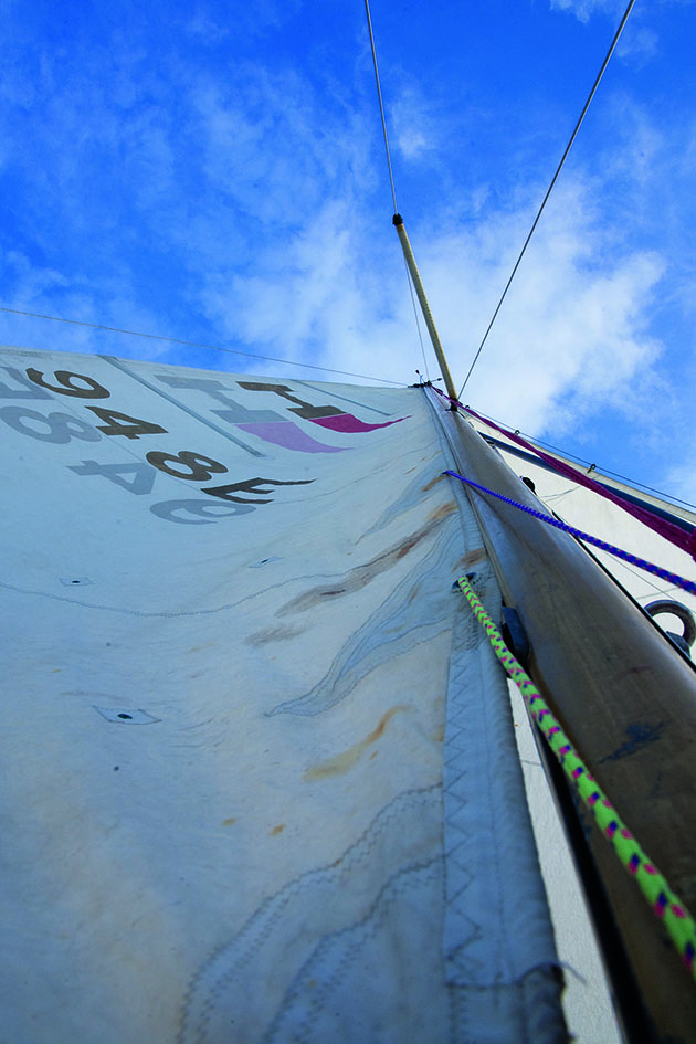 A masthead rig on a boat