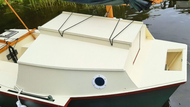 Anchor well in the front of a boat