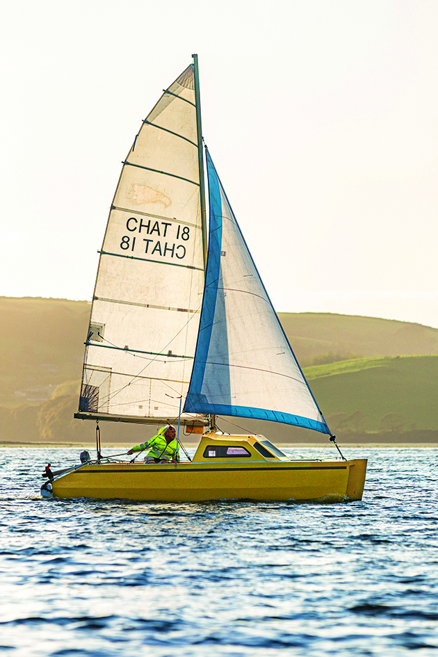 A man sailing a Chat 18
