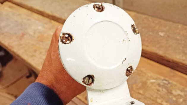 The end plate of a boat air horn