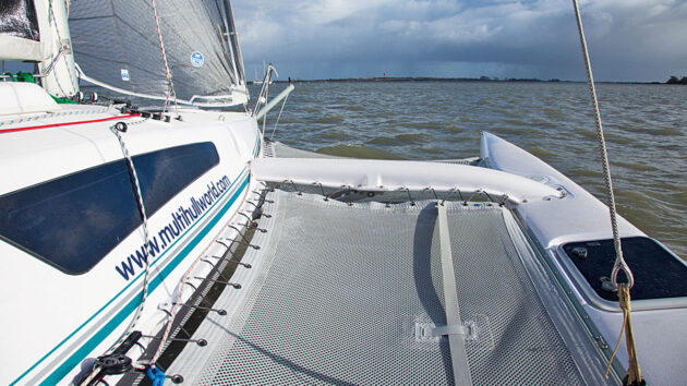 trampoline on the Corsair Dash 750