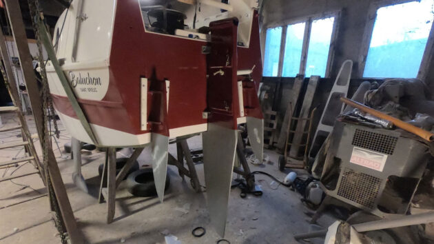Daggerboards on the back of a 4m boat