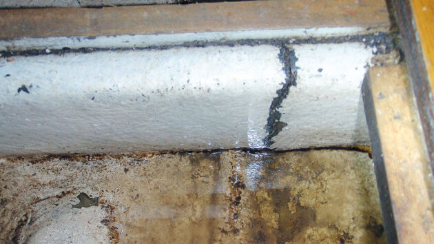 Cracked frame on a yacht