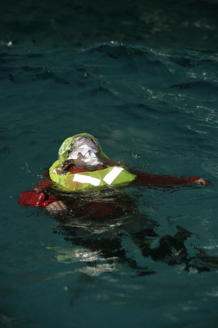 9838-Lifejacket Group Test-GS.JPG