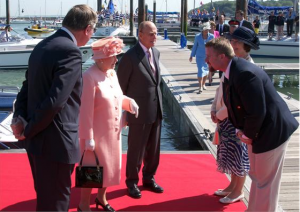 Queen visits Cowes