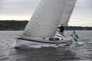 A Hallberg-Rassy 340 at full sail