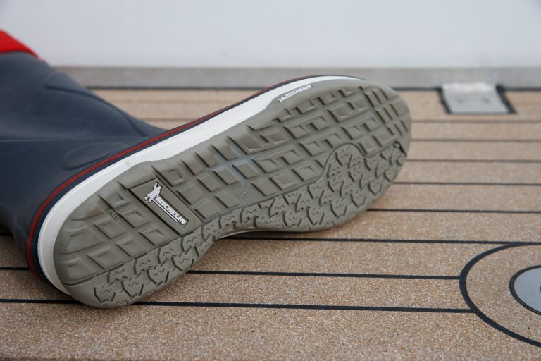 Best sailing boots 9 of the best seaboots tested in Dutch sea trial