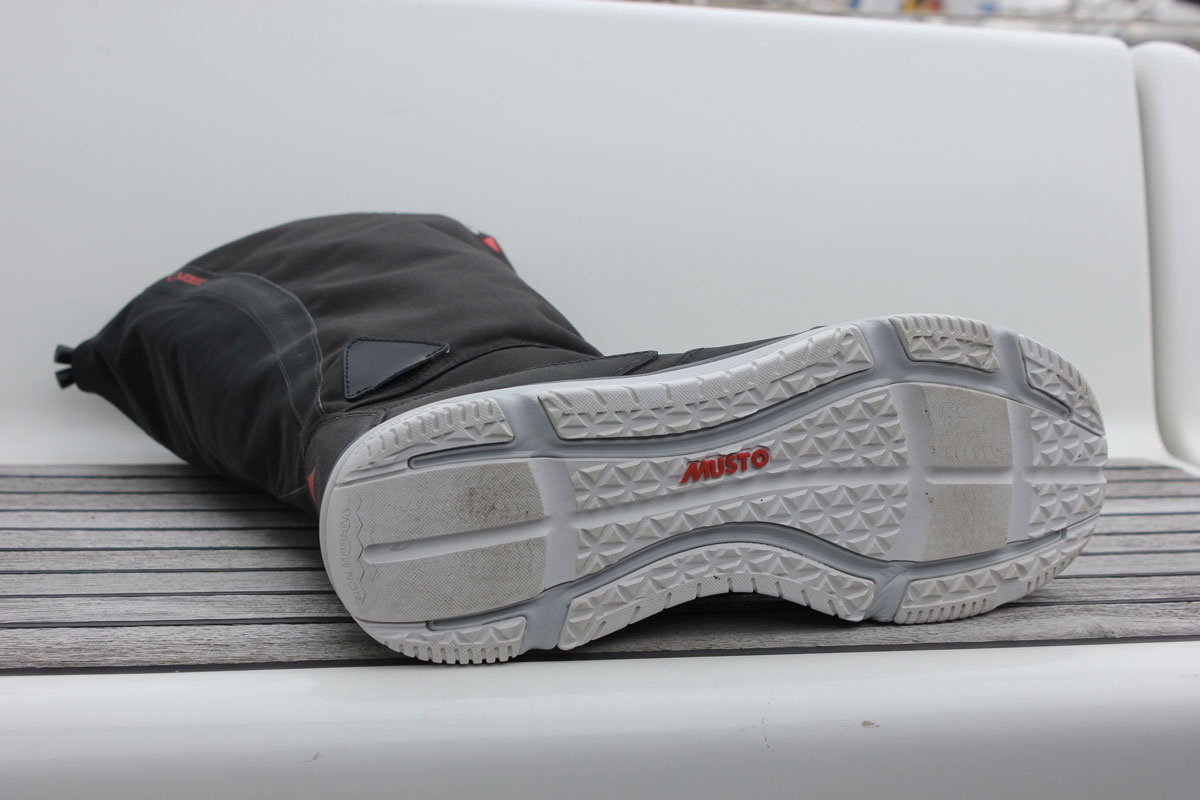 Best sailing boots 9 of the best seaboots tested in Dutch sea trial