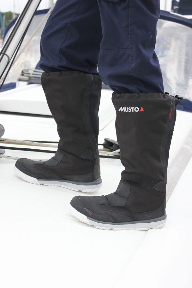 Best sailing boots 9 of the best seaboots tested in Dutch sea trial