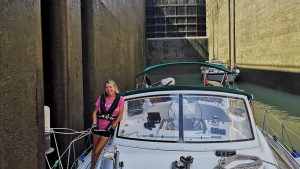 After a harrowing first lock experience, Lizzy and Rob favoured a technique of tying off mid-cleat and motoring against it, whether against a ladder - or to the Rhone locks' easier floating bollards. Credit: Lizzy Bolan