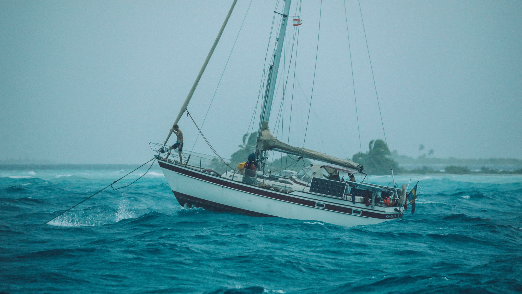 Robinson Crusoe dreams sailing in stunning French Polynesia Yachting