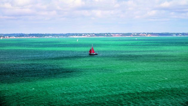 Crossing any tidal stretch of water will warrant making altering course to account for stream, but how much? Credit: Alamy Stock Photo
