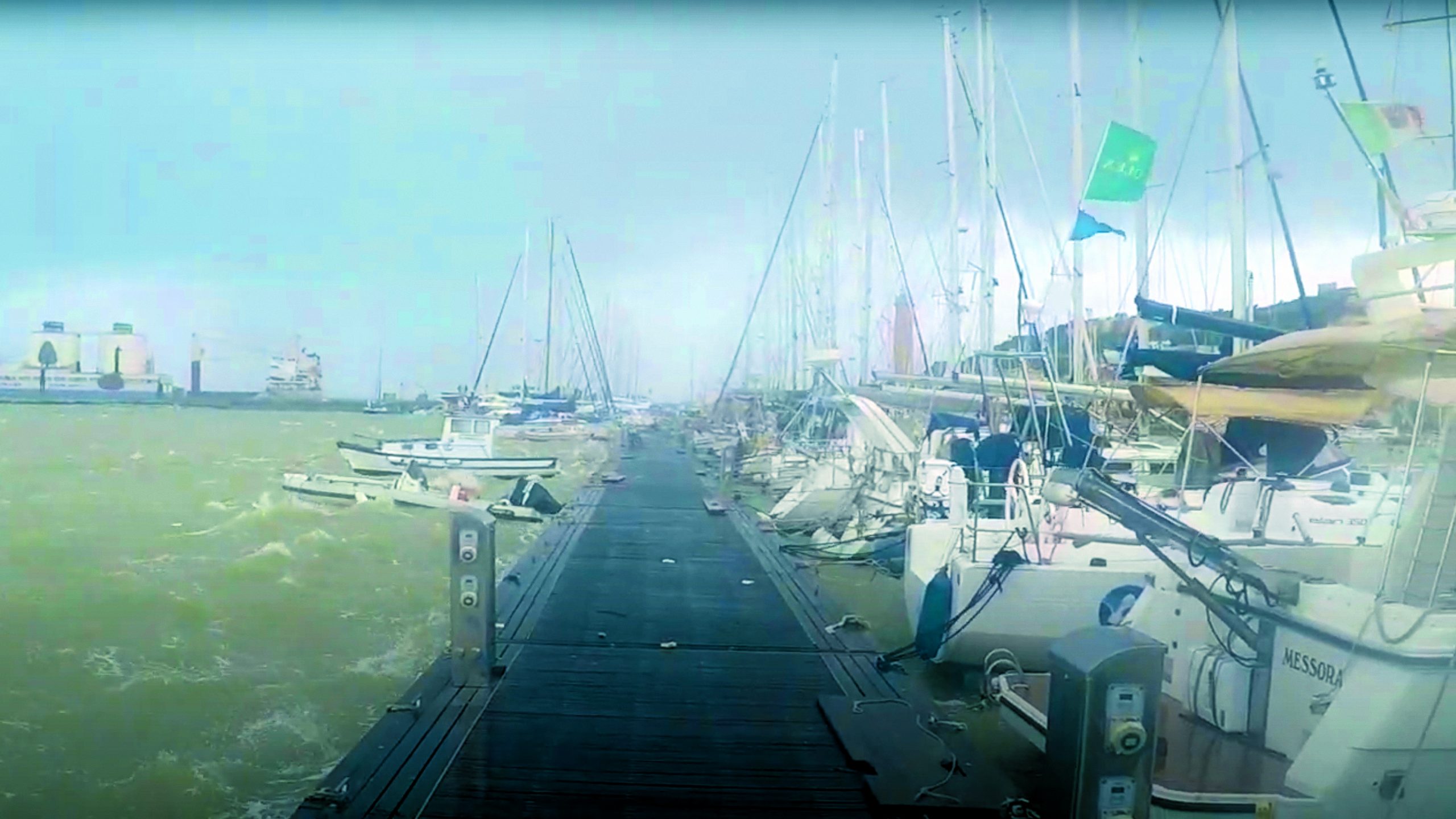 Surviving a storm in a harbour: storm conditions at a marina